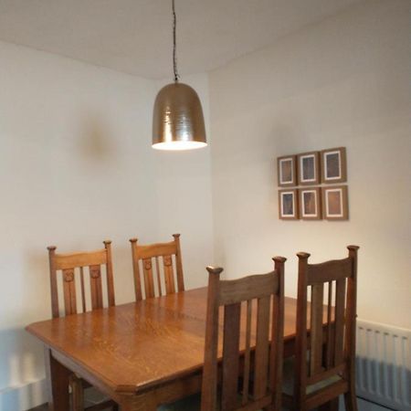 Spacious 2-Bed Apartment In 루틴 외부 사진